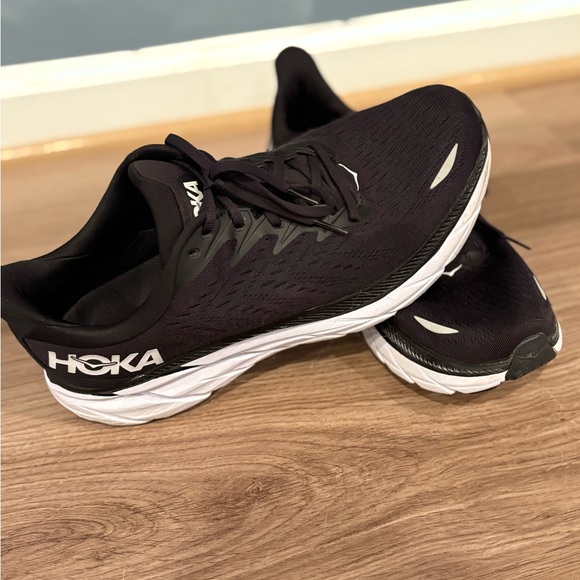 Hoka One One Men\'s Black and White Athletic Shoes main image 4